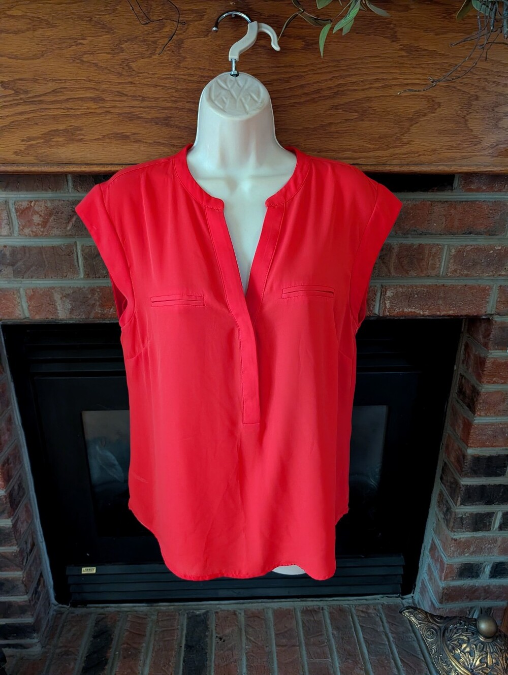 The Limited Coral Sleeveless Split-Neck Blouse Size Large